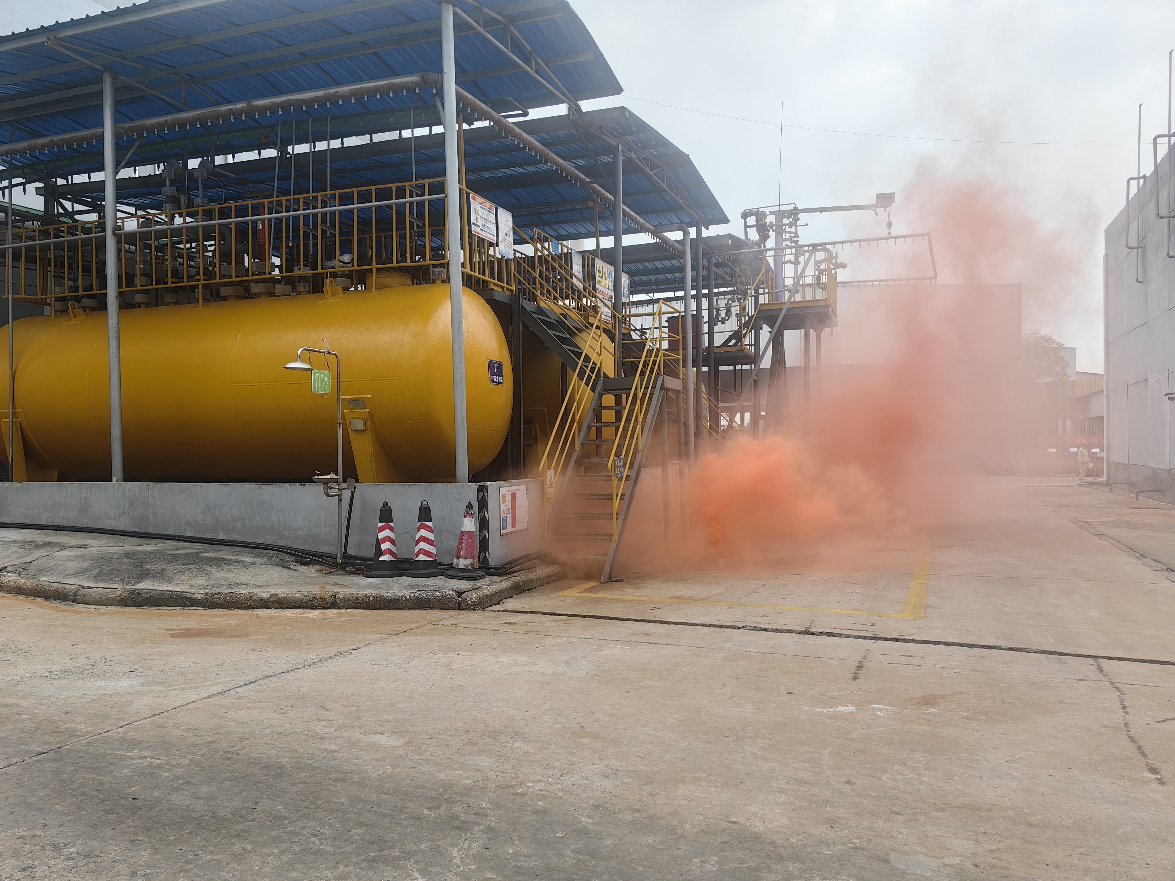 �����徲���� ������ҵ���� ����ʱ�����²��徲������ϵ���˶�Բ���չ�